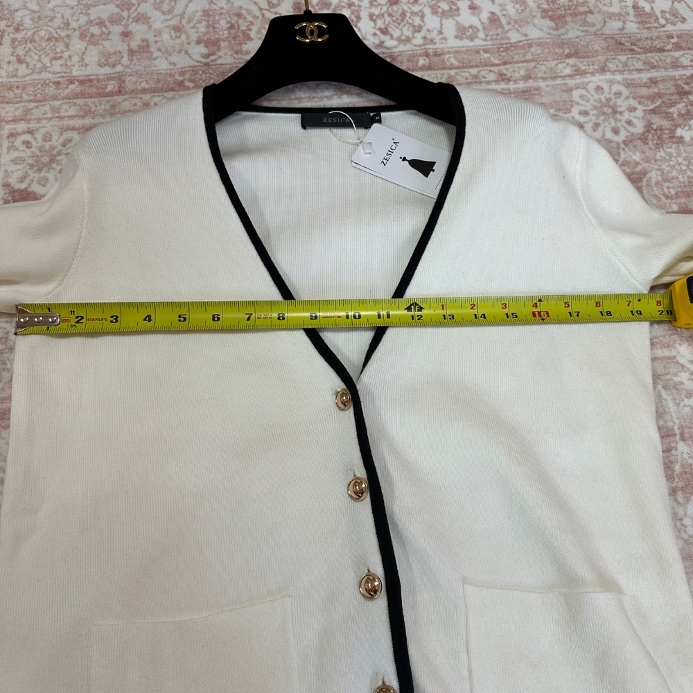 NWT Classy Knit Gold Button Cardigan W/ Black & White Contrast - Picture 8 of 8